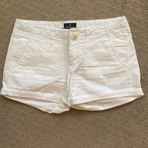 Brand: American Eagle outfitters. Size:4. Color: White